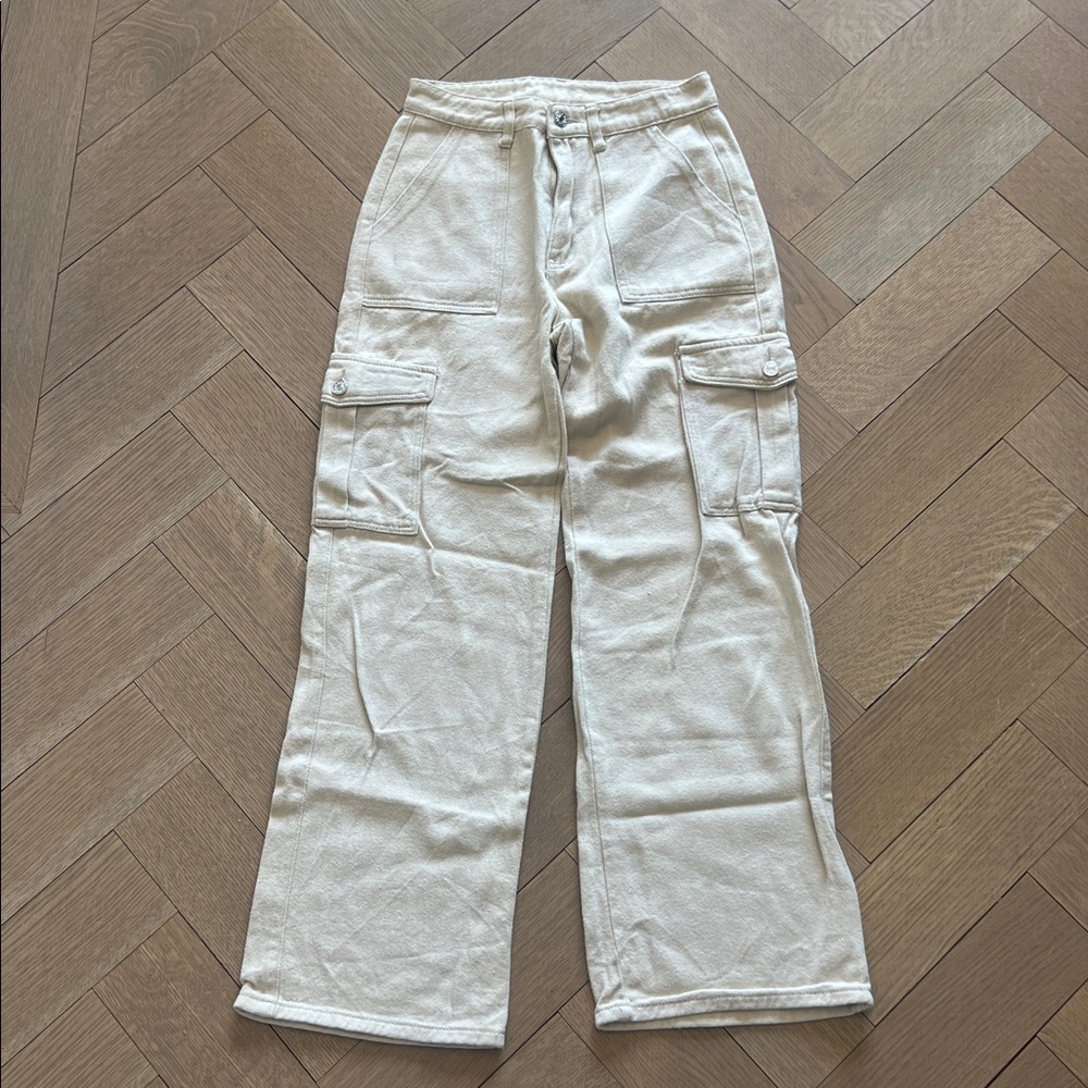 Wide Leg Women’s cargo Pants in Beige